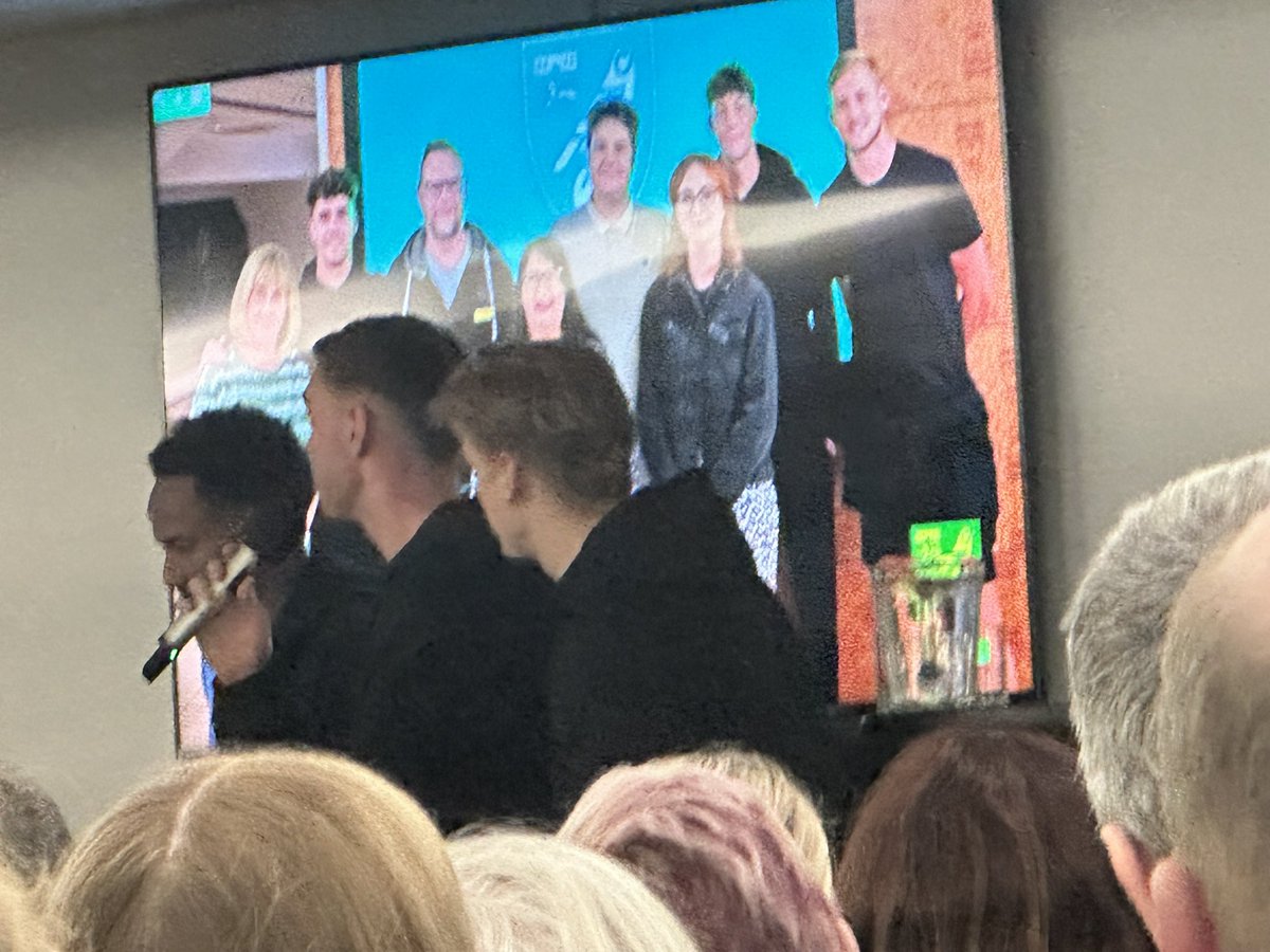 Rachel McLeod 🍹 tweet media