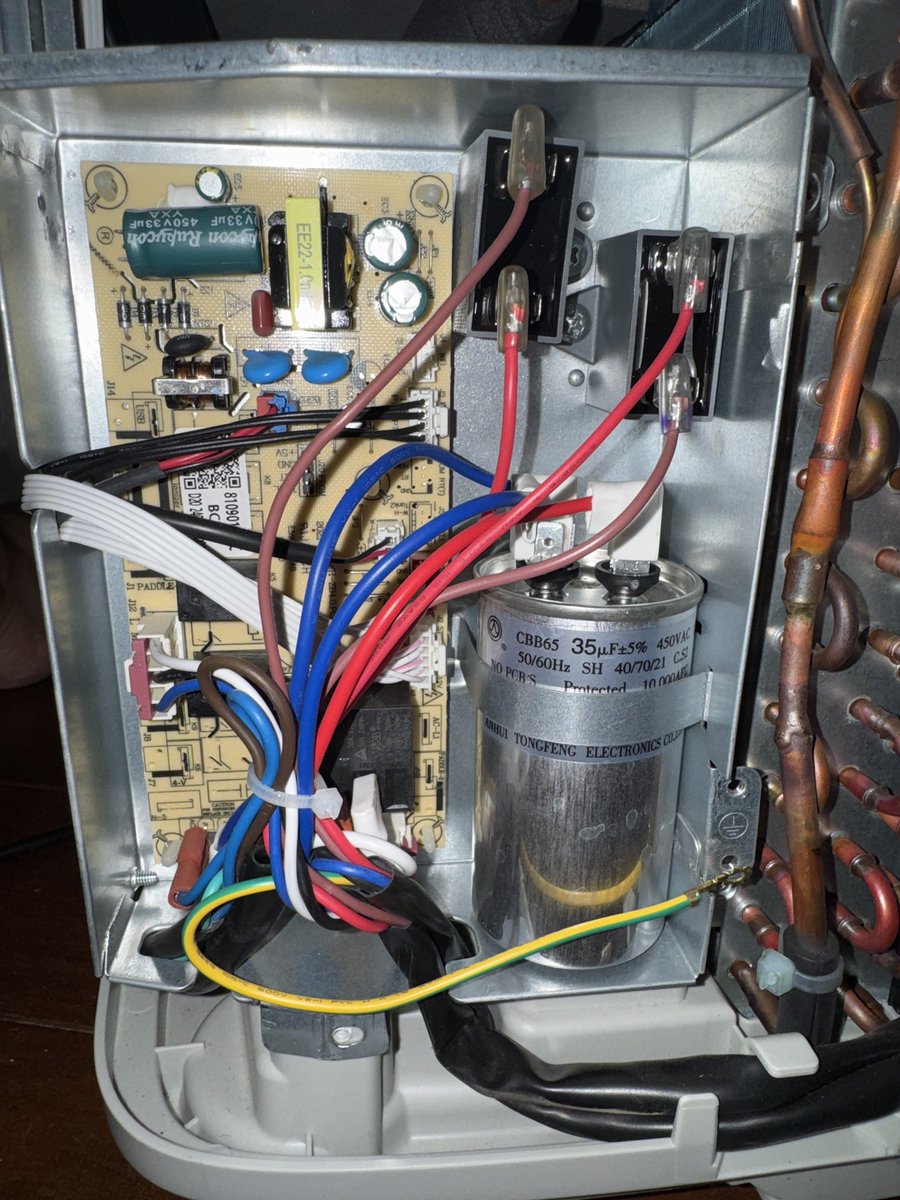 notrealvitor's tweet image. Had to fix my AC today. Lost a multimeter to an AC/DC mix-up, turns out it wasn’t just rock and roll.🤘 

Wasnt bad, learned a lot about power electronics… might fix it eventually. 

Also carefull with high voltage 💀⚡️

#diy #fixit #devlife #homeoffice