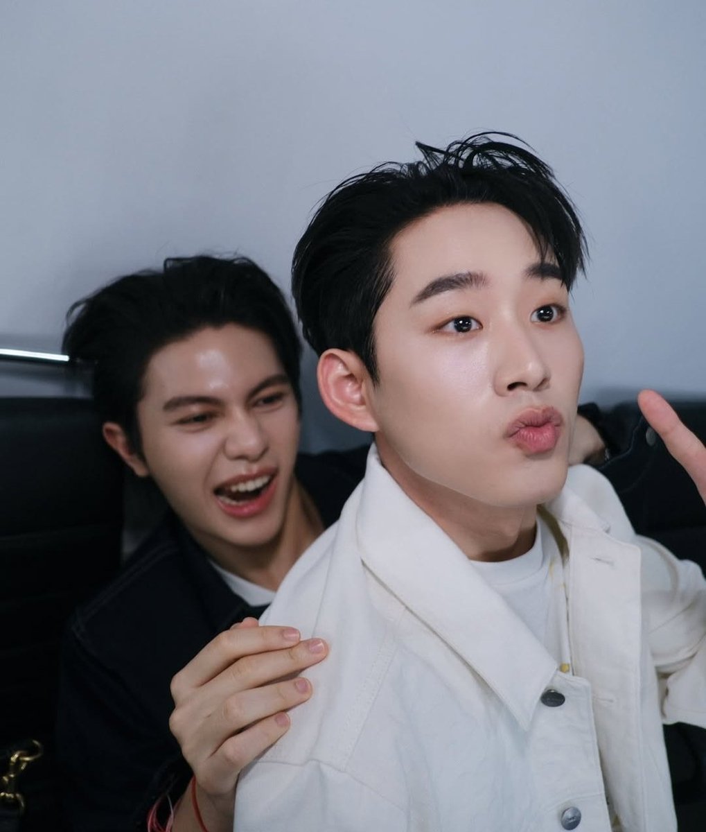 Madmee_WP's tweet photo. ✨ Good Morning วันพฤหัสบดี✨ 
วิลเลี่ยมเอส เวสตี้ที่น่ารัก  ขอให้วันนี้เป็นวันที่ดีมีแต่รอยยิ้มที่สดใสทำอะรัยอยู่ก็ขอให้ราบรื่นทุกอย่างน๊า✨🌹

~~WilliamEst Morning Feb Day 19~~ 

#WilliamEst #วิลเลี่ยมเอส 
#williamjkp #est_rvp https://t.co/pHT4scef8U