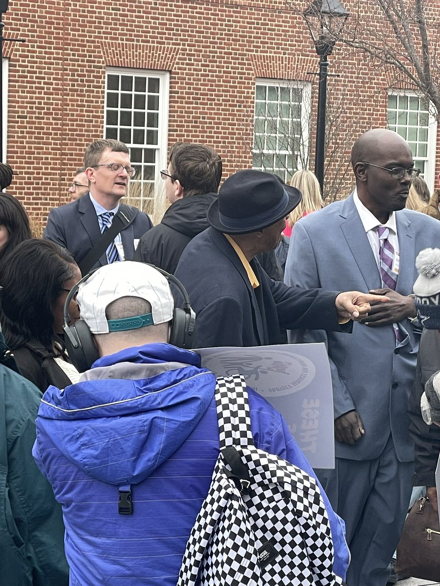 drsmit6's tweet photo. #maryland #selfDirection rallying for budgets @GovWesMoore @MDHealthDept want to reduce. I arrived late. The crowd was huge!! @Chisholmstrong @Kipke @JustinReady #dontHarmUs #helpNotHarm #autism https://t.co/31iuJEdA3p