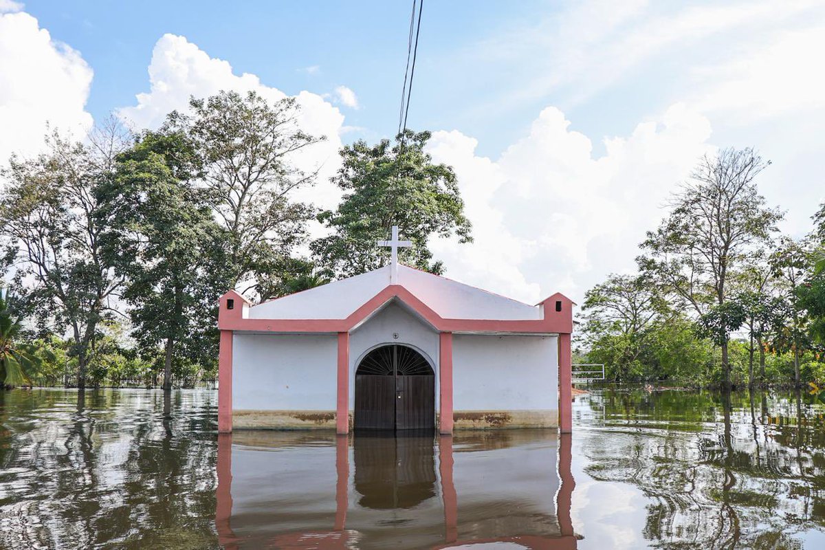 arnulforiveran's tweet photo. Desde el corazón de la Amazonía, expreso mi solidaridad con el hermano departamento de Córdoba, afectado por el fuerte frente frío en la zona costera. 

Más de 81.000 familias damnificadas y 150.000 hectáreas inundadas. Detrás de cada cifra hay vidas. Córdoba no está sola. 🇨🇴🤝 https://t.co/3oS8pUoiFt