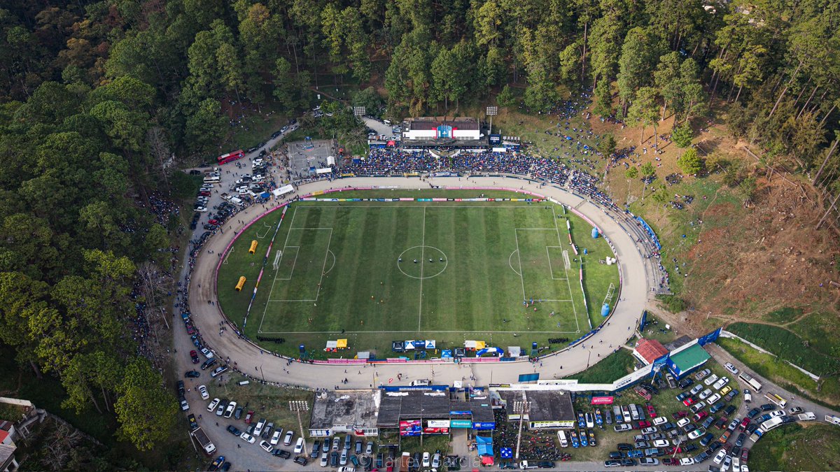#Clausura2026 | Panorama en el Ecológico de América;
así luce el estadio Verapaz en el juego Cobán Imperial Vs. Municipal.

📷  Romeo García