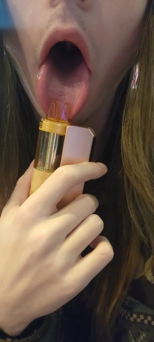 Ashen_fae's tweet photo. Hey pet~ 
Mommy needs a new vape $ashenfae https://t.co/wpNmesVM4v
