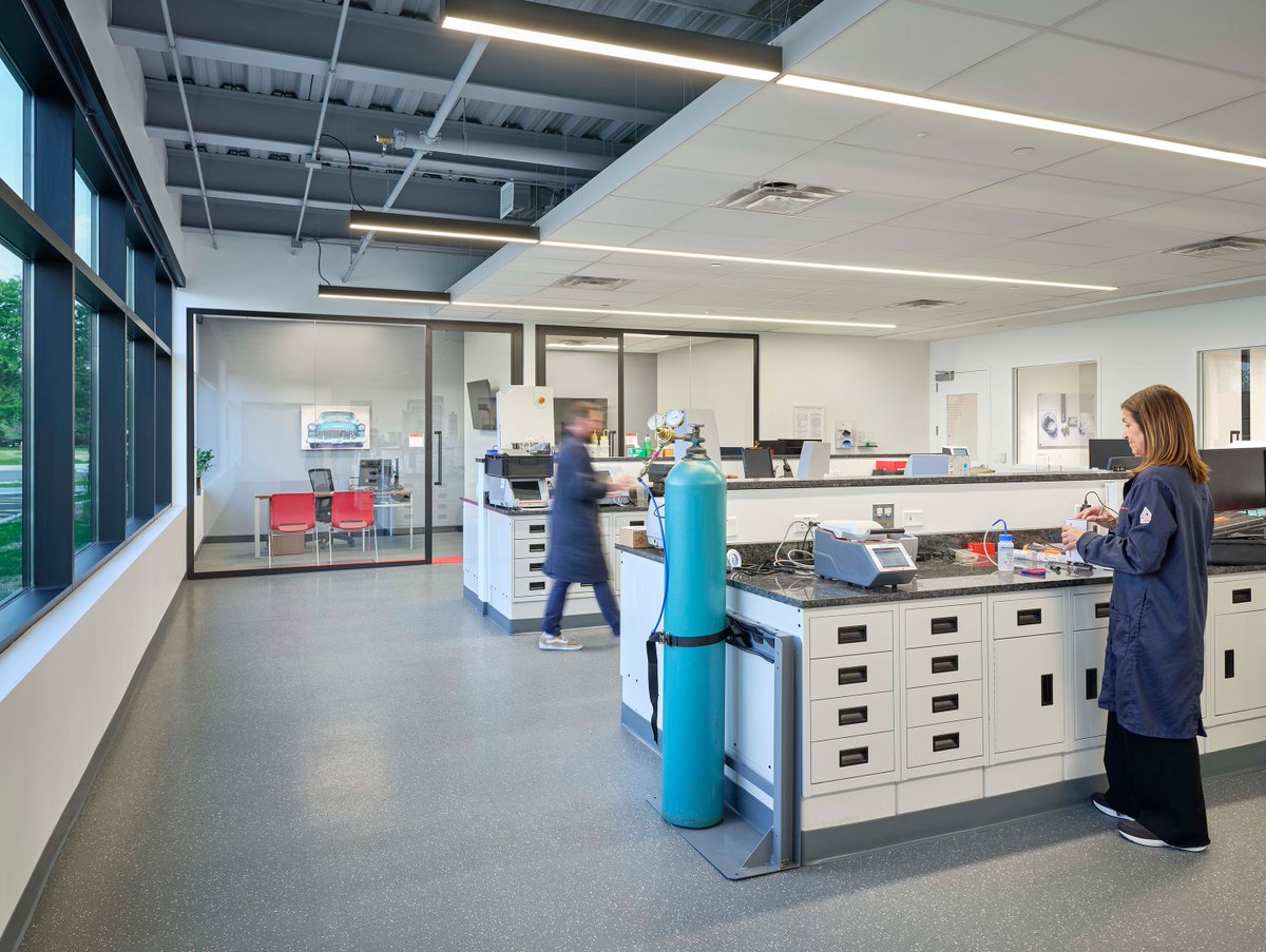 🔬 Anton Paar USA, Incorporated | Heitman Architects 🏢

Built within the existing pavement footprint, the U.S. Central Region Headquarters preserves ponds while elevating standard materials across light filled labs, offices and warehouse spaces. 

Congrats, Heitman Architects!