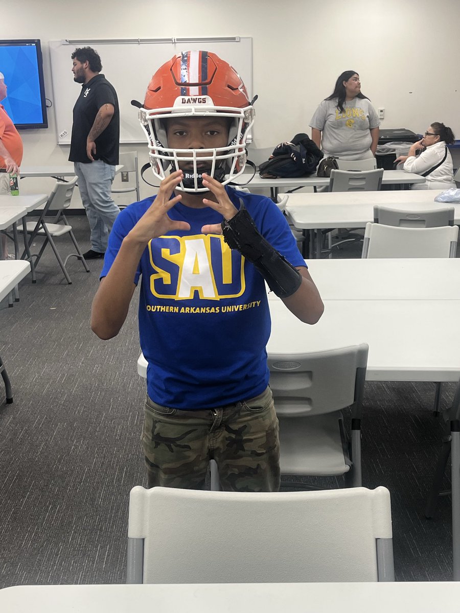 Kendall Brewer tweet media