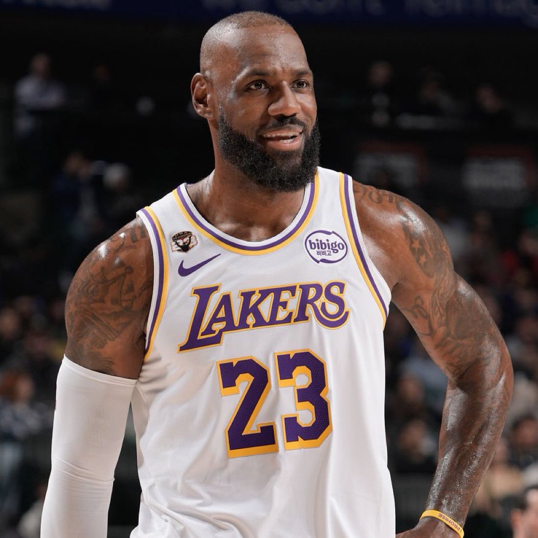PolymarketHoops's tweet photo. If LeBron James is willing to take a significant pay cut, Brian Windhorst believes there’s a 99% chance he signs with Cleveland this summer.

LeBron would then have a storybook ending retirement tour on a true title-contending team where it all started.

(via @WindhorstESPN) https://t.co/NLvd7b4KYc