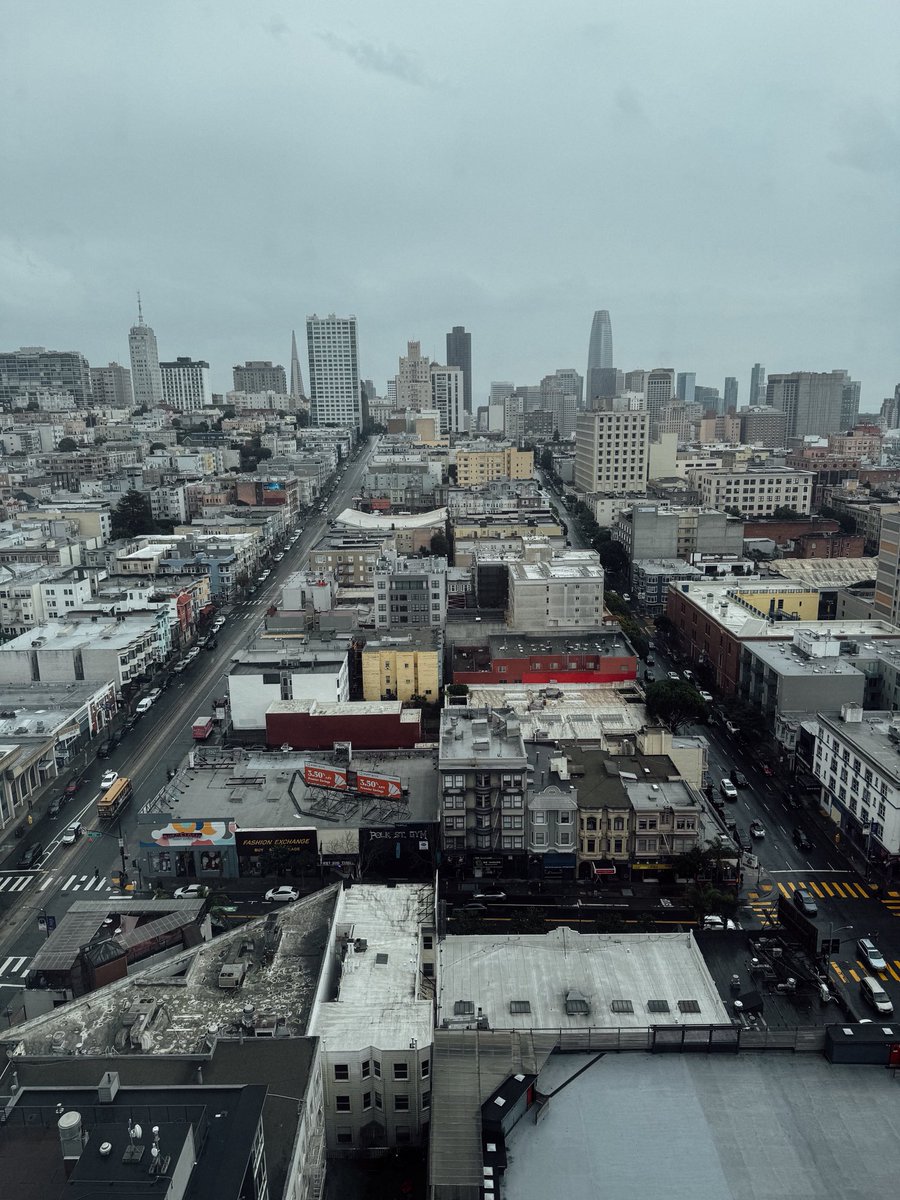 agkaczmarek's tweet photo. rainy or not, not other place like sf https://t.co/ZKgc78foqq