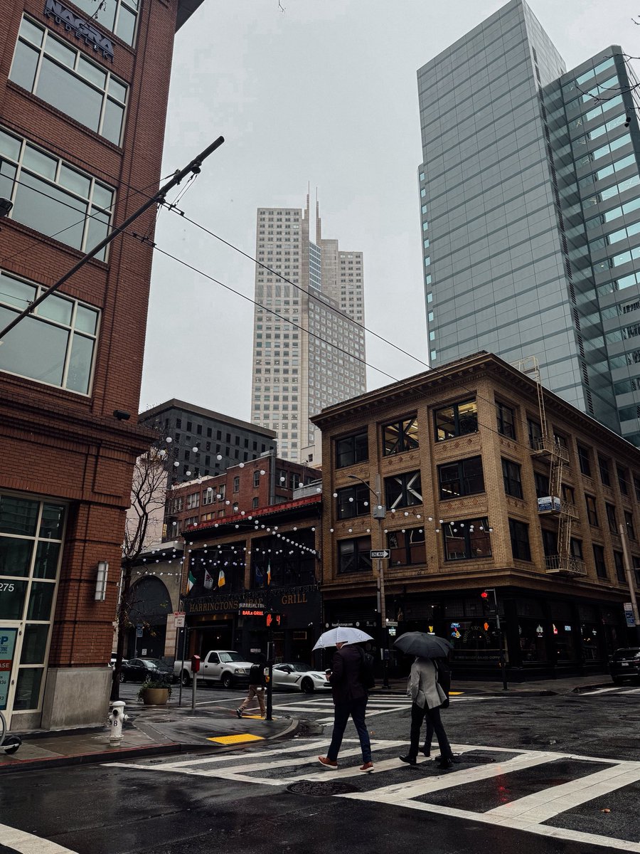 agkaczmarek's tweet photo. rainy or not, not other place like sf https://t.co/ZKgc78foqq