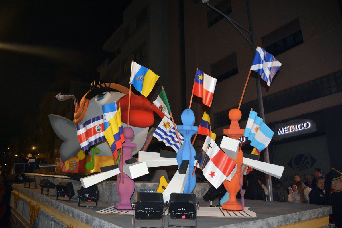 MundoCarnavalTF's tweet photo. LA SARDINA DE "LOS RITMOS LATINOS"
#CarnavalSC26 #SantaCruzdeTenerife #LaLaguna #Tenerife #EntierrodelaSardina https://t.co/QHS4SllFhw
