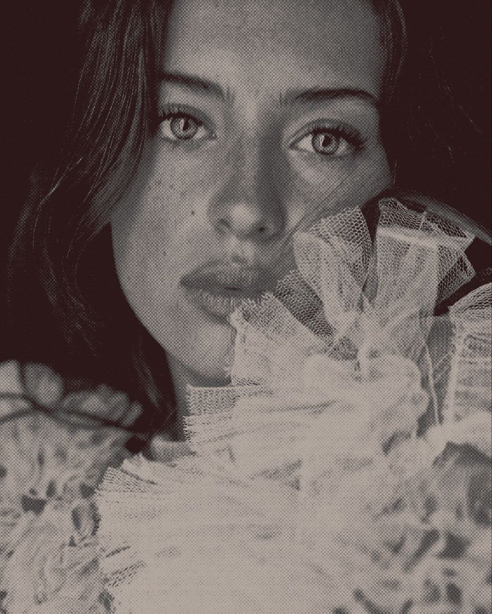 ebonswan's tweet image. 