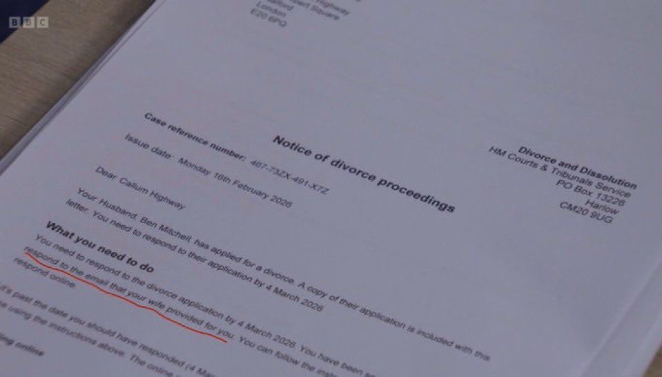 “It’s fine, nobody would be sad enough to pause and read the whole thing. What kind of loser would do that?”
You haven’t met me have you? #EastEnders