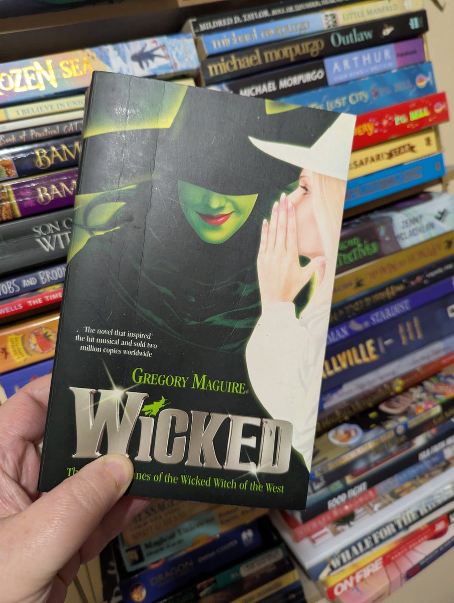 Tweenteen Reads tweet media