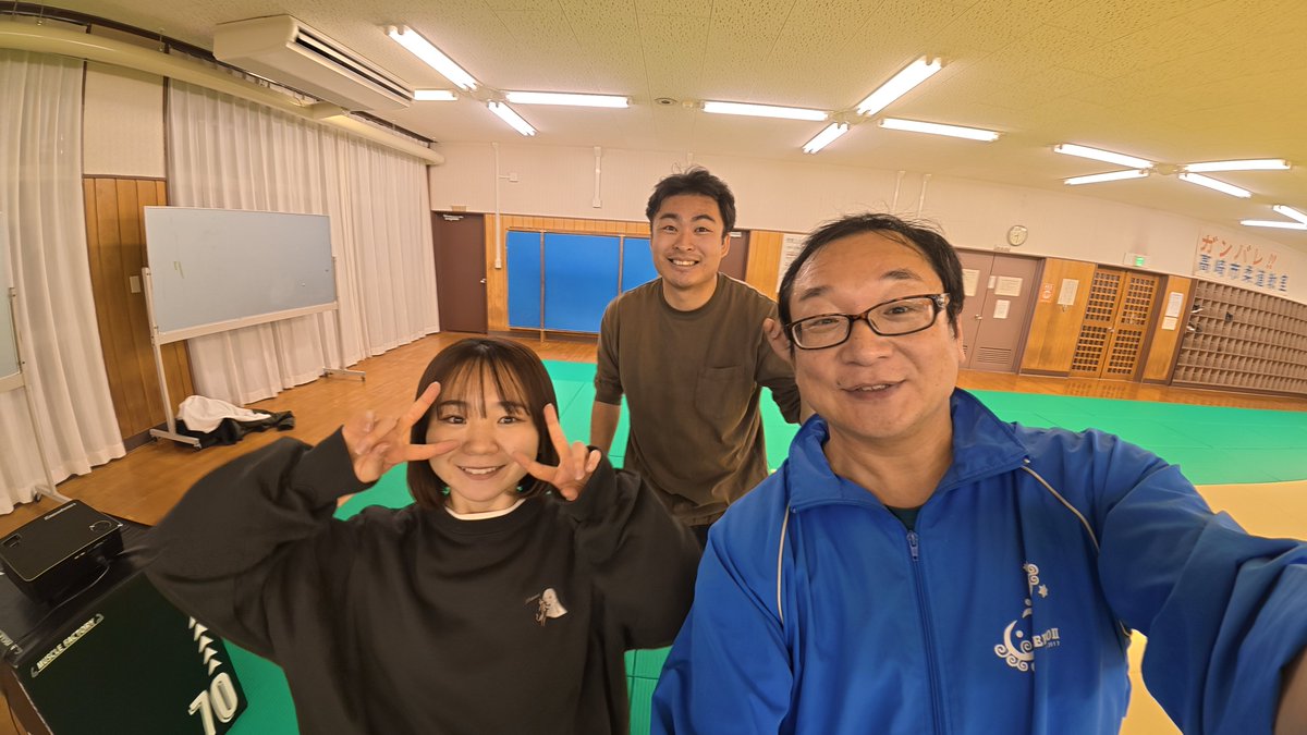 今月から平日夜間クラスも始まりました(´▽｀*)
HEROⅡは多種多様なエンタメが学べ、全て完全無料！
好きなレッスン・クラスに自由に参加できます。
今日は、こあさん（アイドル）とコウさん（舞台役者）が参戦。
そして今月28日はコウさんの芝居があるよー！（詳細はHEROⅡのHPで）