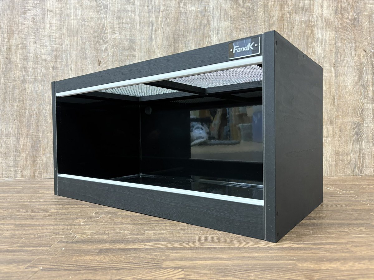 おはようございます！ レプタイルズフィーバーには 900×450×450サイズ