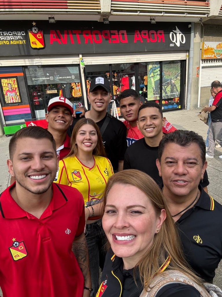 soypaolanieto's tweet photo. Voy al estadio desde que usted estaba chiquito 😅 y desde nuestro Club de Fútbol Andrés Escobar hemos formado a varios de los que han jugado en el Deportivo Pereira. 
Eso sí, sobretodo, me gusta ir al 🏟️ en familia. 😍❤️💛⚽️ https://t.co/rEGFadPPyb