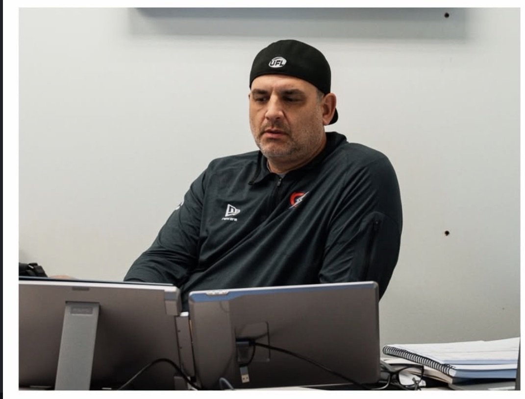 We've got Coach Becht rocking the backwards hat and camp hasn't even officially started 😮‍💨

I think Orlando might just go 12-0 after this