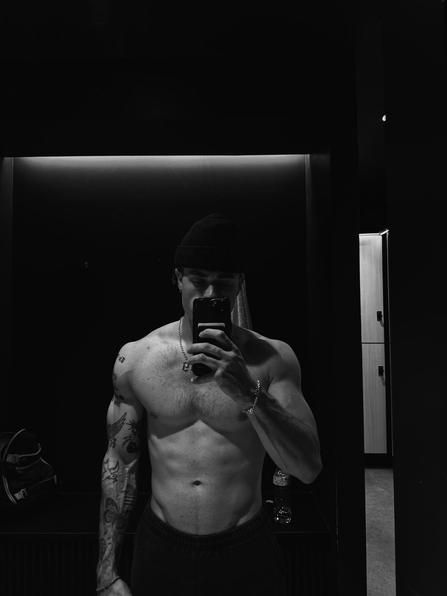 grantlandis's tweet photo. Gym or whatever https://t.co/aB7h5DBSsB