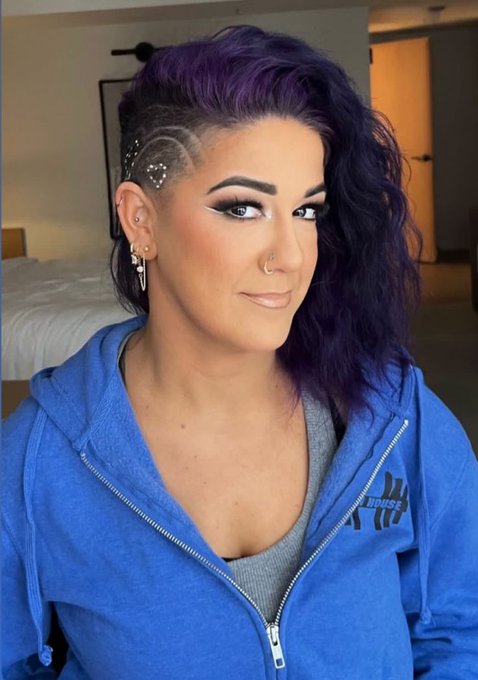 #WCW <a href="/ExemplaryStatus/">Workhorse. |Not @ItsBayleyWWE</a>