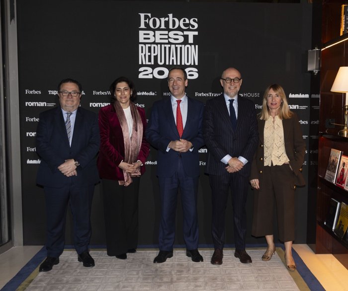 Amazon y Leroy Merlin, entre las compañías mejor valoradas del sector Distribución y Gran consumo de "Forbes Best Reputation"

Forbes House ha acogido esta semana la celebración de la primera edición de "Forbes Best Reputation", una iniciativa que busca...
marronyblanco.com/amazon-y-leroy…