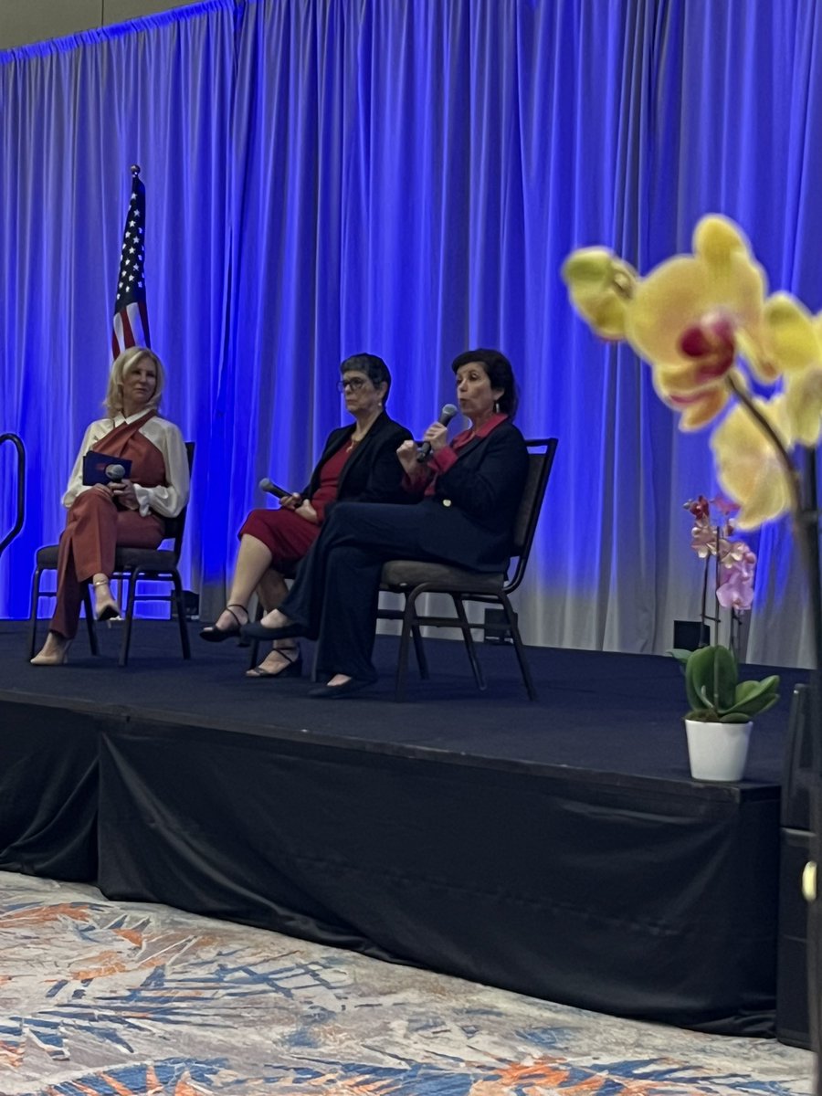 ChoozPeace's tweet photo. The 3rd Annual South Florida Addiction Prevention &amp; Solution Summit @browardschools @CSCBroward @UnitedWayBC  @KevinSabet #leadingthechange https://t.co/Xvw1LeDVeq