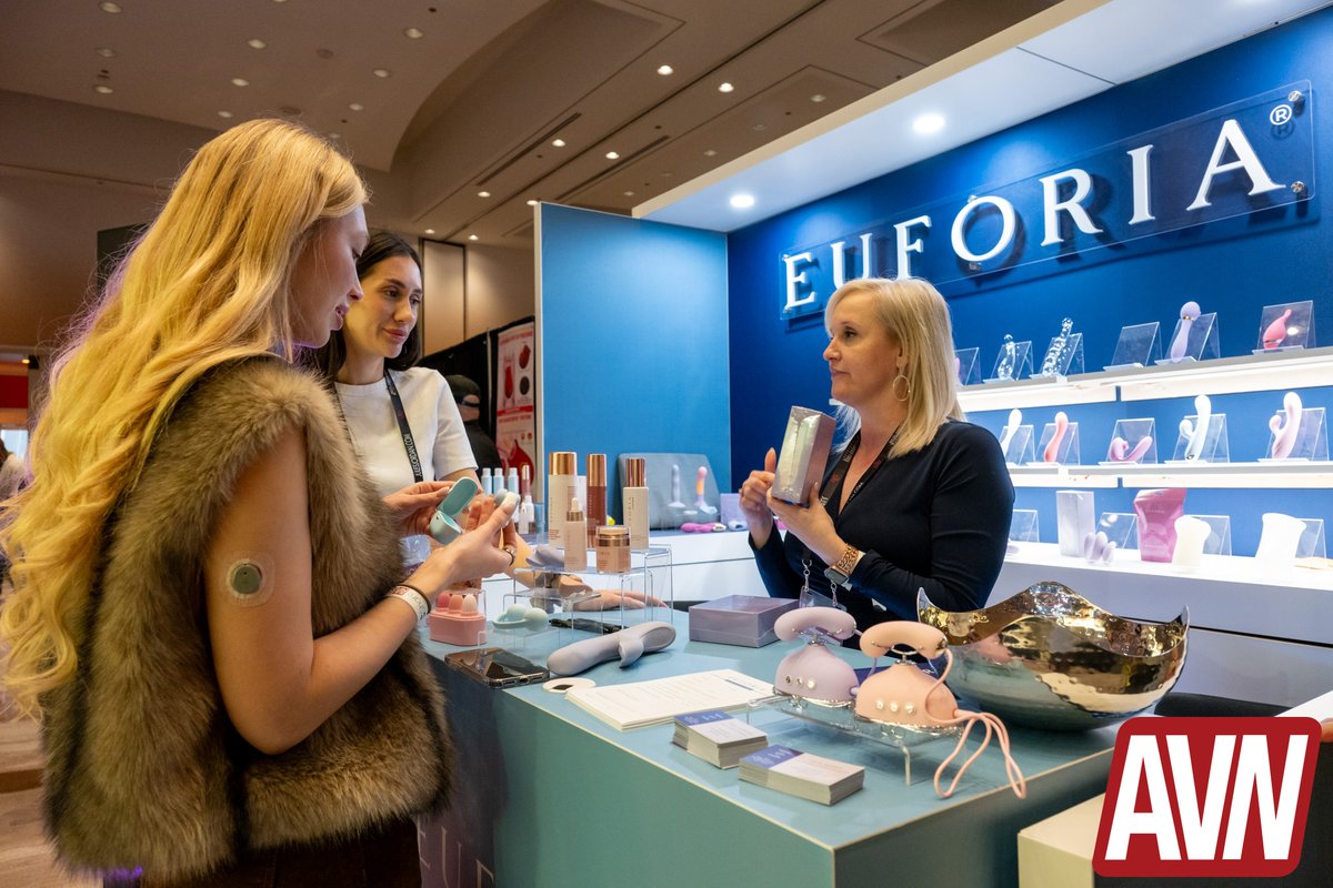 AVN Expo tweet media