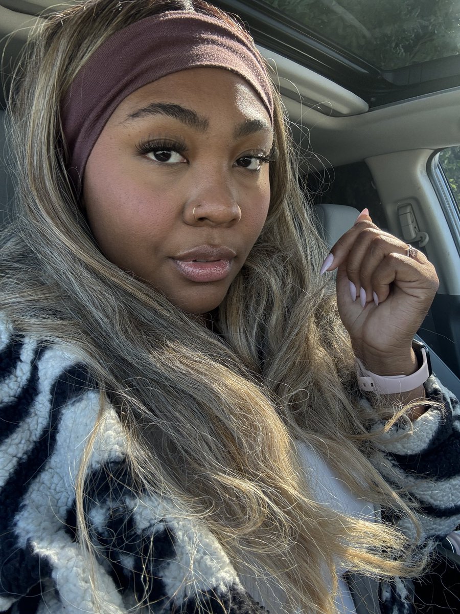 Goddess Kae | Findom ୭̥⋆*｡ tweet media