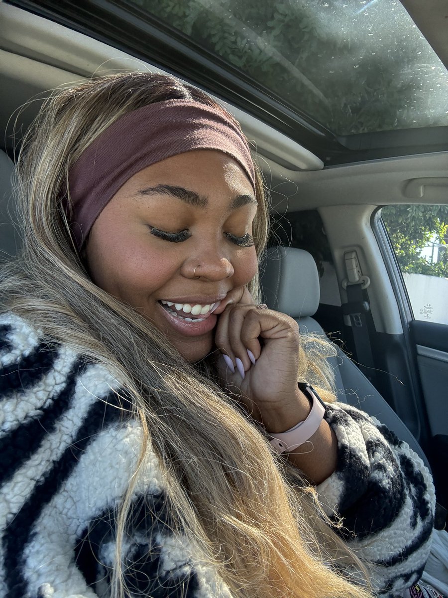 Goddess Kae | Findom ୭̥⋆*｡ tweet media