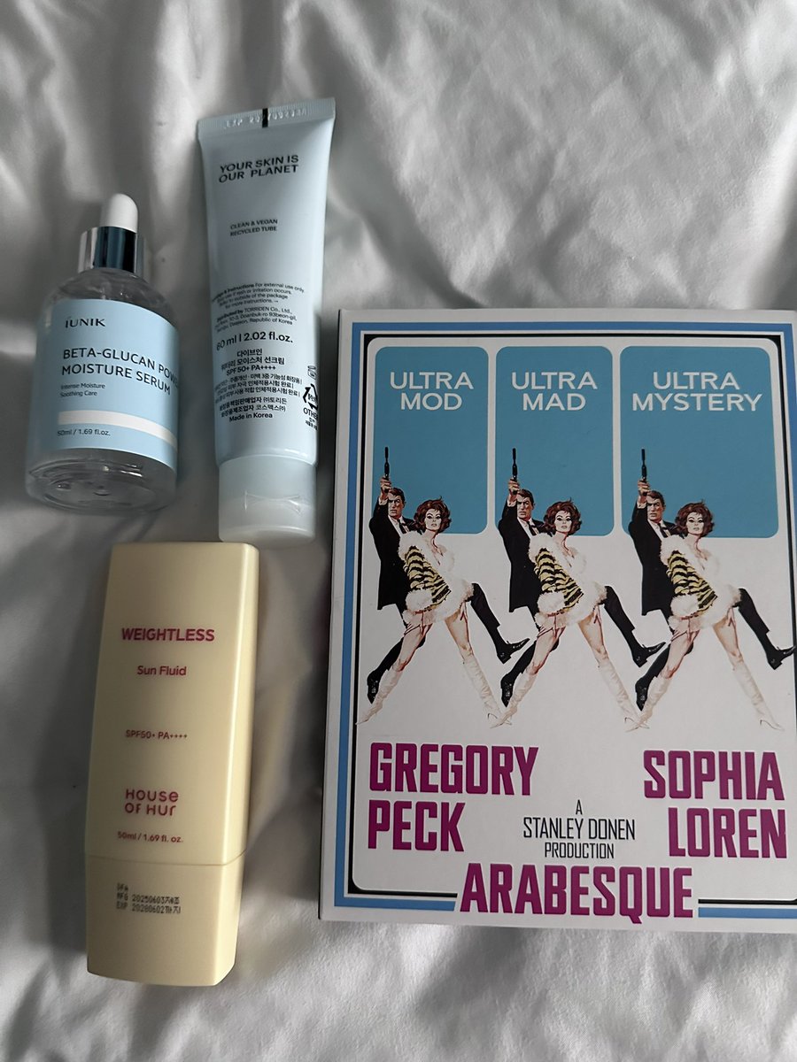edwardyangs's tweet photo. stuff i bought in new york ✨ https://t.co/m1zoypVIaI