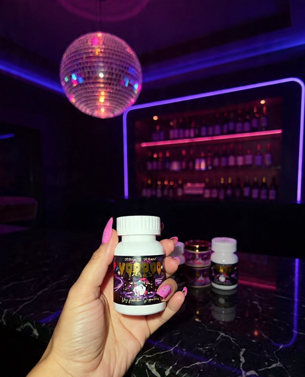 hypnotiqkitty's tweet photo. Voodoo Kitten Diamonds Extreme CBD infused suppositories for calming and euphoric effects, while giving you that splash 💦 https://t.co/qLY70vmmw6