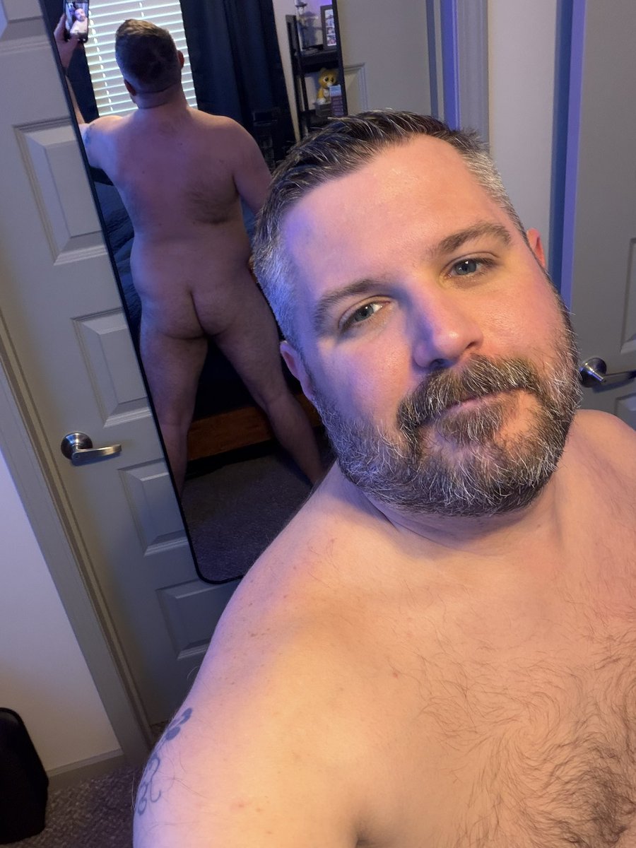 ItsABearWorld's tweet photo. Happy Hump Day https://t.co/rzGT3LvJ6A