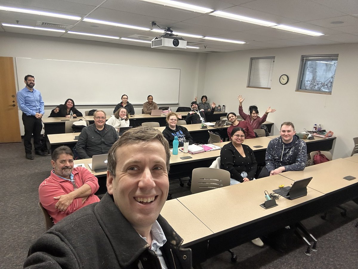 MattLesser's tweet photo. Need glasses? Did you know that @CTStateEdu Middlesex has a low-cost glasses clinic? It was great to stop by, meet with students and pick up a snazzy pair. https://t.co/mzxXWO20za