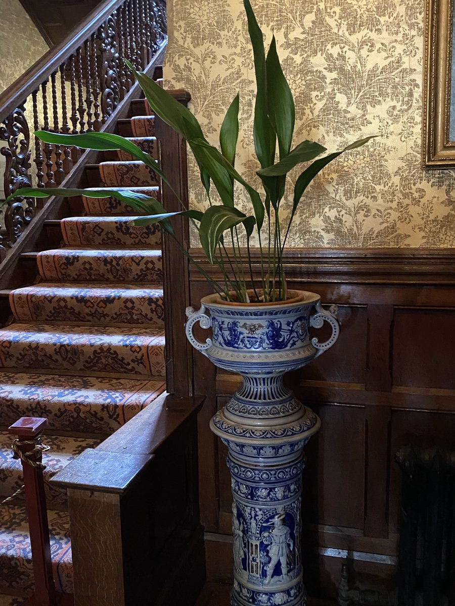 Cazlar123's tweet photo. @DailyPicTheme2 Staircase in hotel in Ironbridge 
#handrail
#DailyPictureTheme https://t.co/F9VguHJIn3
