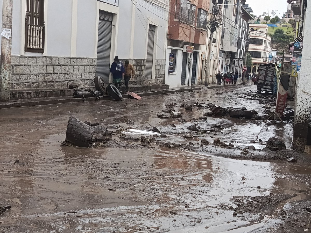 diekotlopez's tweet photo. @ECU911Ambato @ECU911_ @PoliciaEcuador @Riesgos_Ec https://t.co/LTn9gqCGug