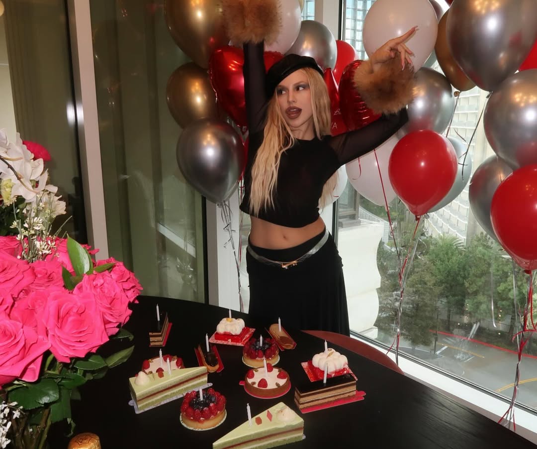 AvaMaxLatam's tweet photo. 💬 | @AvaMax ha confirmado que dejó Atlantic Records y que ha estado trabajando silenciosamente en su cuarto álbum de estudio durante los últimos meses.

(El mensaje fue traducido y obtenido de su última publicación de Instagram.) https://t.co/PlJJfYH9iU