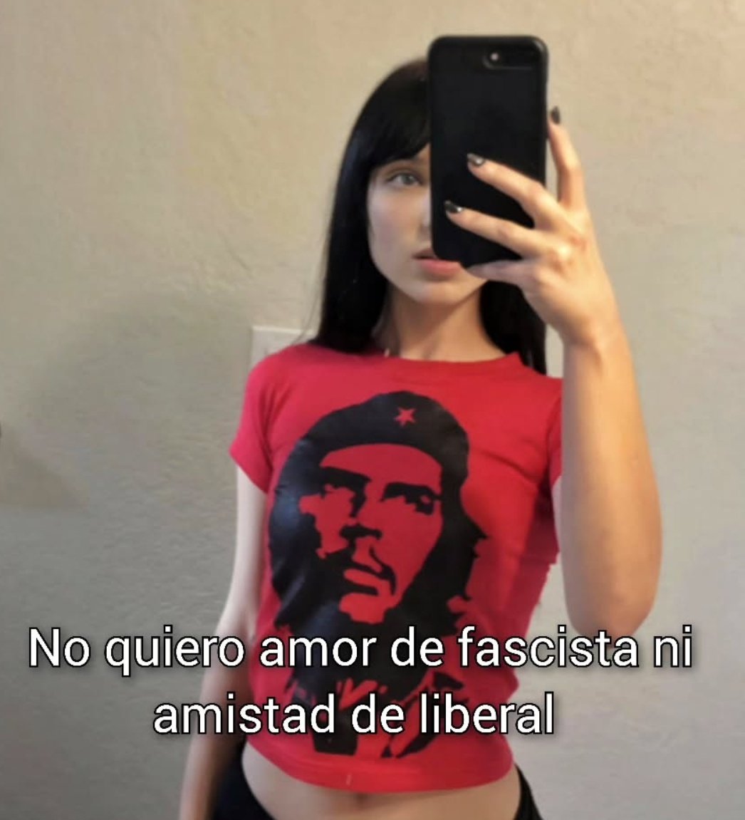MariaFerna84028's tweet photo. 🚨🇨🇺 El mundo entero no sólo debería condenar el actual bloqueo petrolero de Estados Unidos contra Cuba, sino ser solidario con esta Isla, que está llena de gente buena, solidaria y alegre. #CubaNoEstáSola #HandsOffCuba #LetCubaLive #LoveXReality @jacksonhinkle #paobc #WALFRA https://t.co/wX9A9pMoNZ