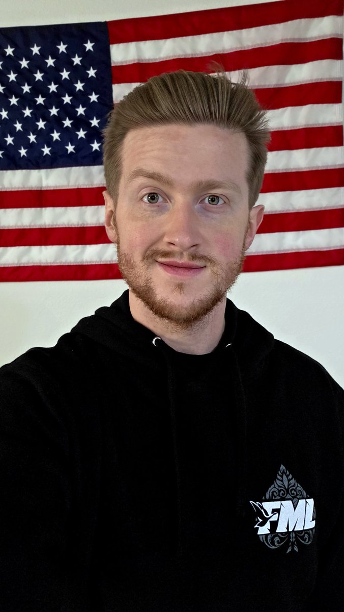 Heart_Of_Kyber's tweet photo. Got my #FML2026 hoodie! Wish I could have gone to the event, but @fl0m definitely got some quality hoodies https://t.co/YlEYMQfYh4