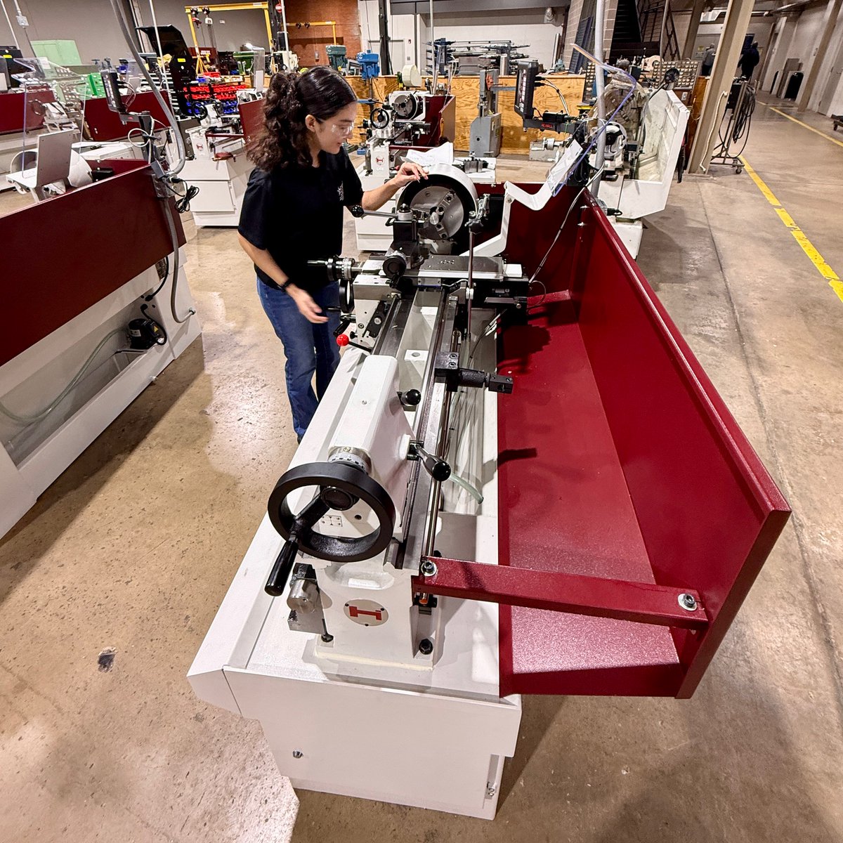 tstcwaco's tweet photo. Everything is bigger in Texas, including TSTC’s commitment to the next generation of machinists. We’re pairing eager students with new machines to help them master elite levels of craftsmanship.

Read more: https://t.co/YTUDBiAVpx

 #TSTCproud #PrecisionMachining #WacoTX https://t.co/x9IIPpZiTw