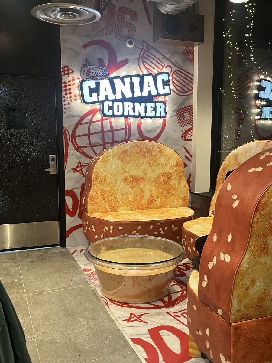 Blowing my brains out in the caniac corner just because 💔