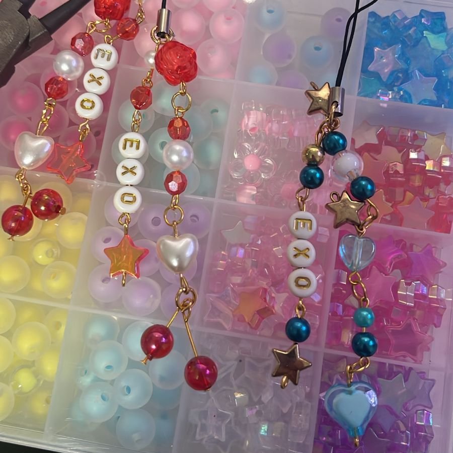 1485sell's tweet photo. [VENDO PHONE HOLDERS/PHONE CHARM/CHAVEIROS/ DECORAÇÃO DE BINDER]

Mais imagens na thread

📱Phone holders [primeiras duas imagens]: 15 reais (simples) / 18 reais (com nome)
☀️Phone charm [terceira imagen]: 12 reais
🗝️Chaveiro/decoração [quarta imagem]: 15 reais https://t.co/5WHxIlZly3