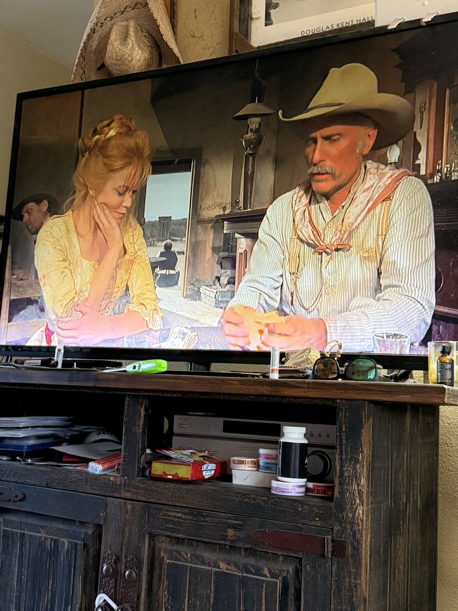 Cutting cards for a poke.