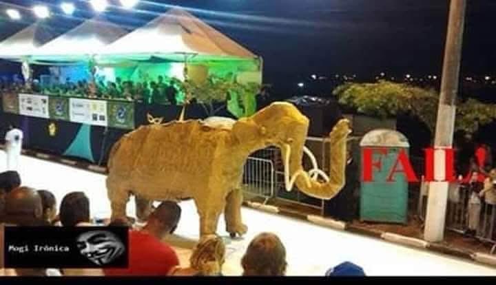 deBiagi8's tweet photo. Saudades do carnaval em Carapicuíba, bons tempos e boas alegorias 😌 https://t.co/KC4IC72N1e