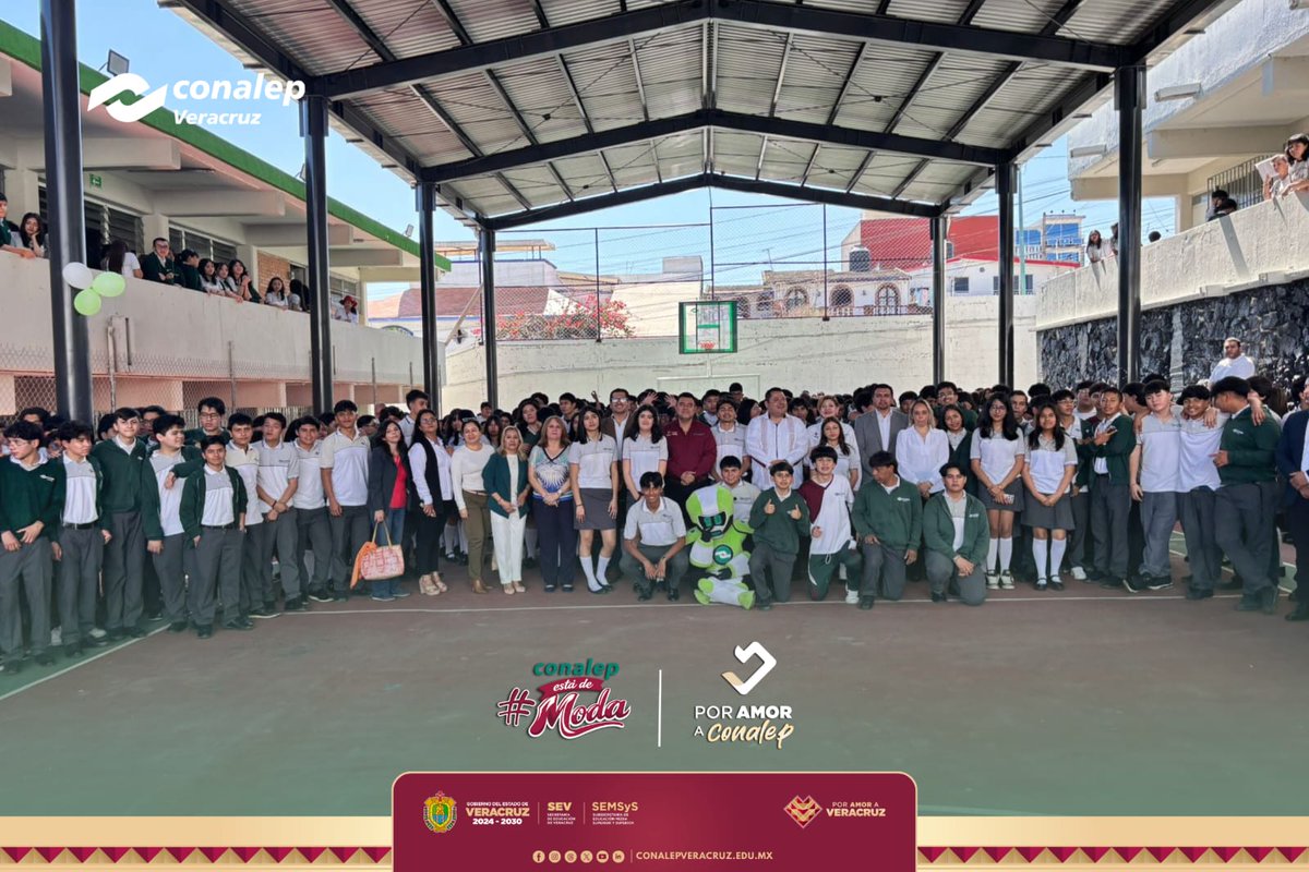 ConalepVeracruz's tweet photo. 📚🏫#Entérate El Conalep 162 "Manuel Rivera Cambas" Xalapa fue sede de la ceremonia protocolaria de inicio de Semestre 2.25.26, evento encabezado por el Director General, Miguel Hernández Linares y por el Subsecretario de Educación Media, Superior y Superior, David Jiménez Rojas. https://t.co/WUu8K5bxVm