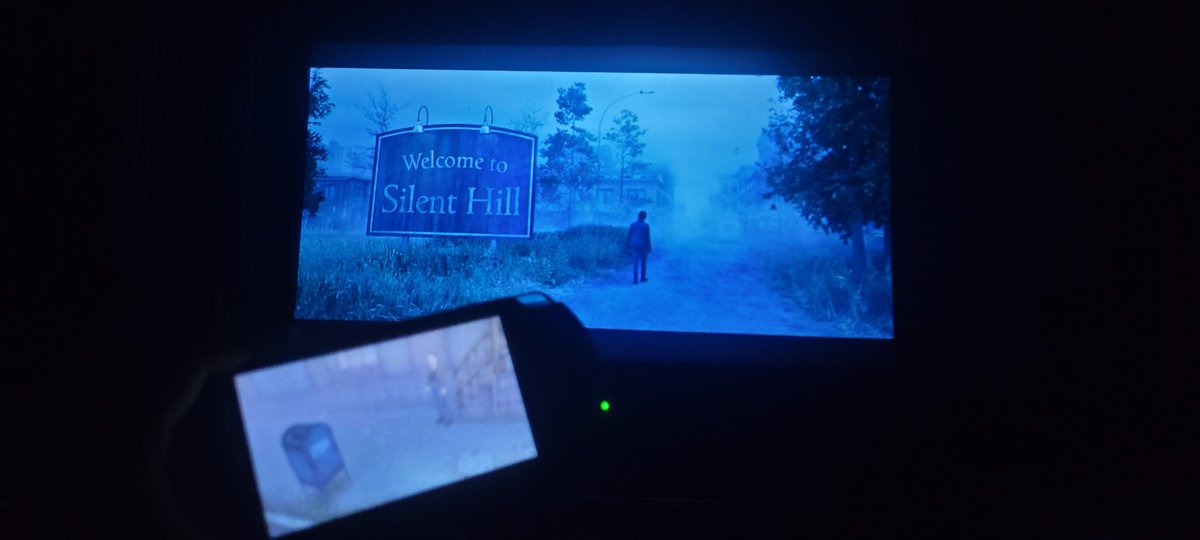 Hoy me vi la de Regreso a Silent Hill mientras jugaba Silent Hill en mi PSP 😎