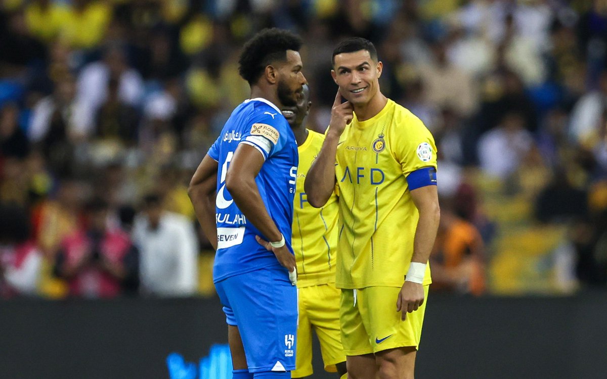🗣️ Ali Al-Bulaihi:

“The secret to my rivalry with Ronaldo is that I say things to him on the pitch that I would never even say to myself.” 

— <a href="/ByanNassr/">بيان النصر</a>