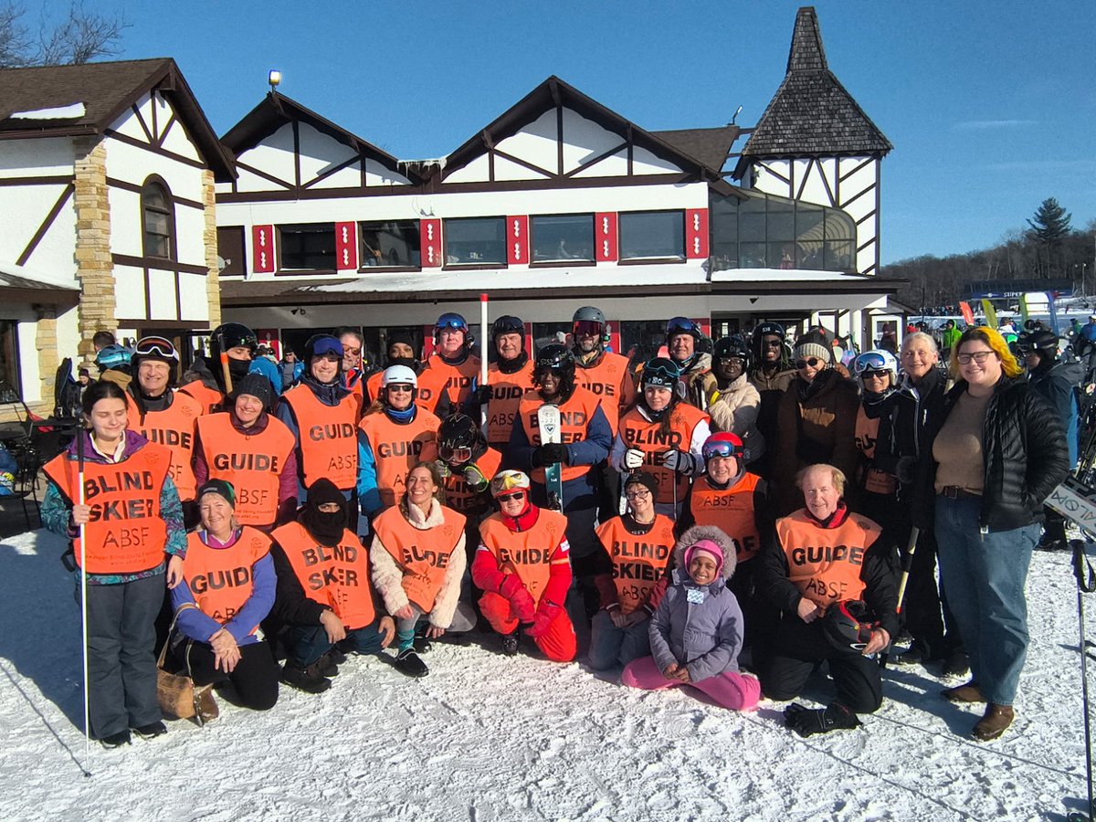 Chicago Lighthouse tweet media