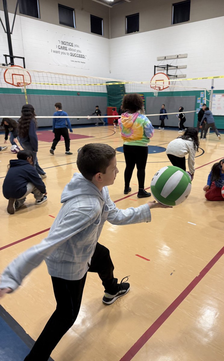 BoPhillips10's tweet photo. When you get a double 5th grade class and need to be creative with space for volleyball you use a hack you saw from @CoachONeil_PE Caution tape across from hoop to hoop. Thanks Danielle #physed #PEHacks #Volleyball #Serving #D59PE @D59SaltCreek @MrsMetcalf_PE https://t.co/o2l5HcqL3I