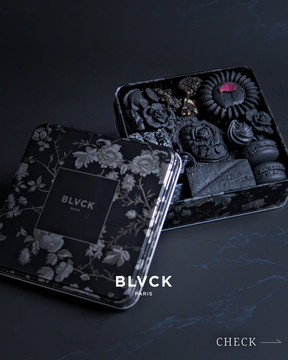 黒に咲く、香りの饗宴。 【漆黒の薔薇のクッキー缶】 蓋を開けた瞬間