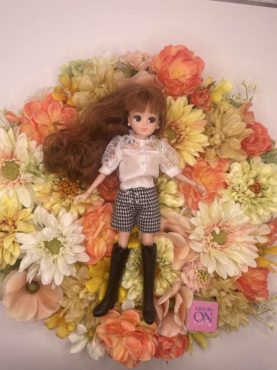 8dri_tty7's tweet photo. 昨日 #リカちゃんのONOFF展 に行ってきた〜！（現リカ好きなので…w）
リカちゃんのメイクや小物の作り込みがヤバかった。見てて飽きないしめっちゃ可愛かった。
思わず、子供の頃に乱暴に扱ってすまんかった…てなったわw https://t.co/b0wTGjNB0k