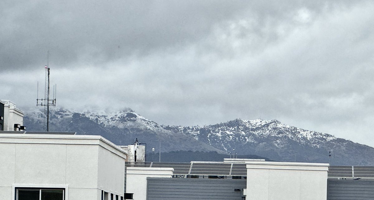 54stormywill54's tweet photo. When the Bay Area finally starts to look like winter. Our highest peaks have a dusting of snow upon waking up today. The Santa Cruz mountains and Mt. Diablo look like Tahoe today! (2-18-2026) #winterInCalifornia #snow #babyItsColdOutside #BayAreaSnow https://t.co/S866jkic51