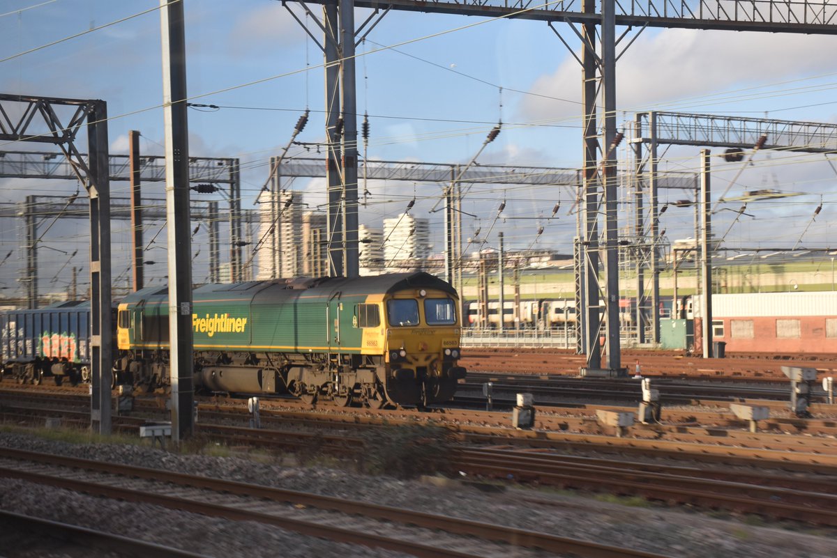 Peter_Mugridge's tweet image. 66 563 at #Wembley on 16th January. @networkrail #DailyPick #SendGoodsByRail @RailFreight